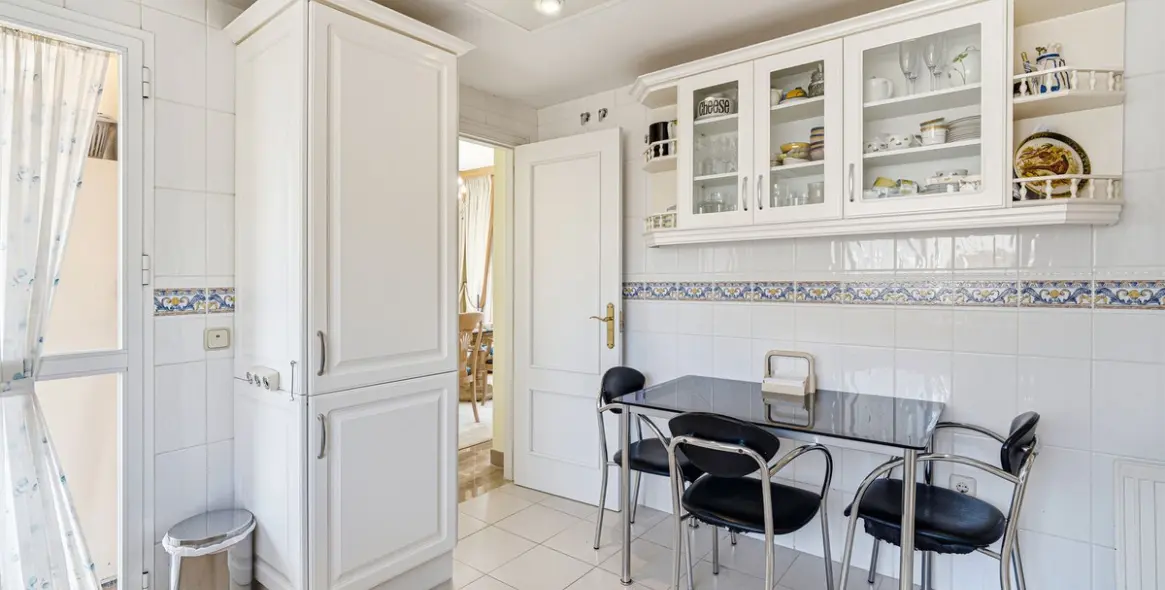 Продажа двухуровневого пентхауса в Elviria 18