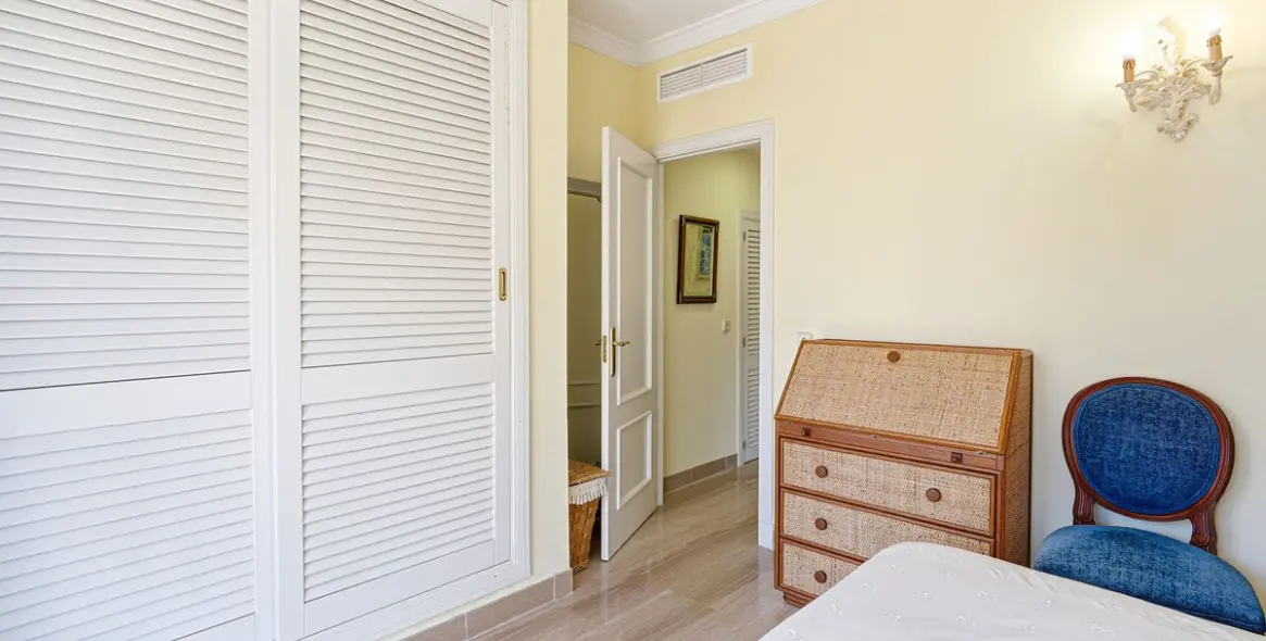 Продажа двухуровневого пентхауса в Elviria 23