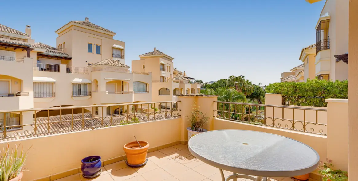 Продажа двухуровневого пентхауса в Elviria 45