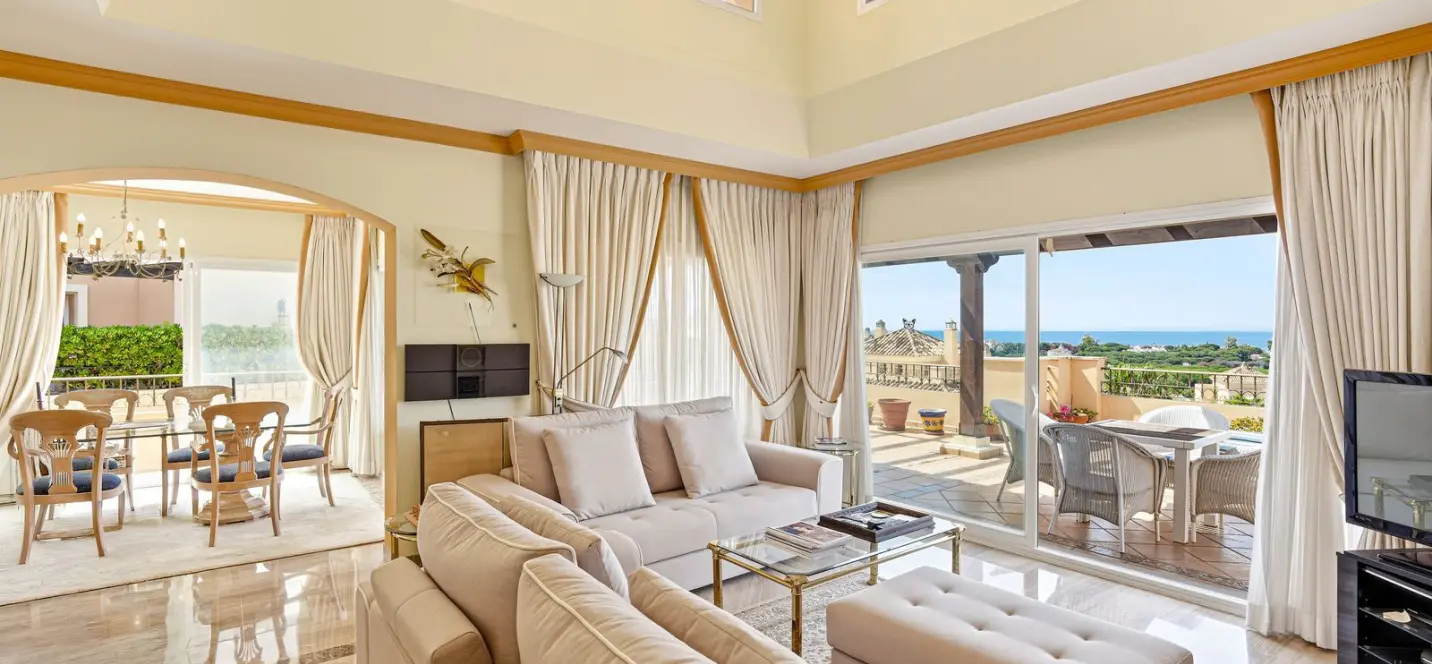 Продажа двухуровневого пентхауса в Elviria 3