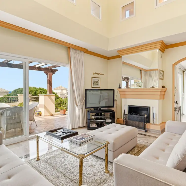 Продажа двухуровневого пентхауса в Elviria