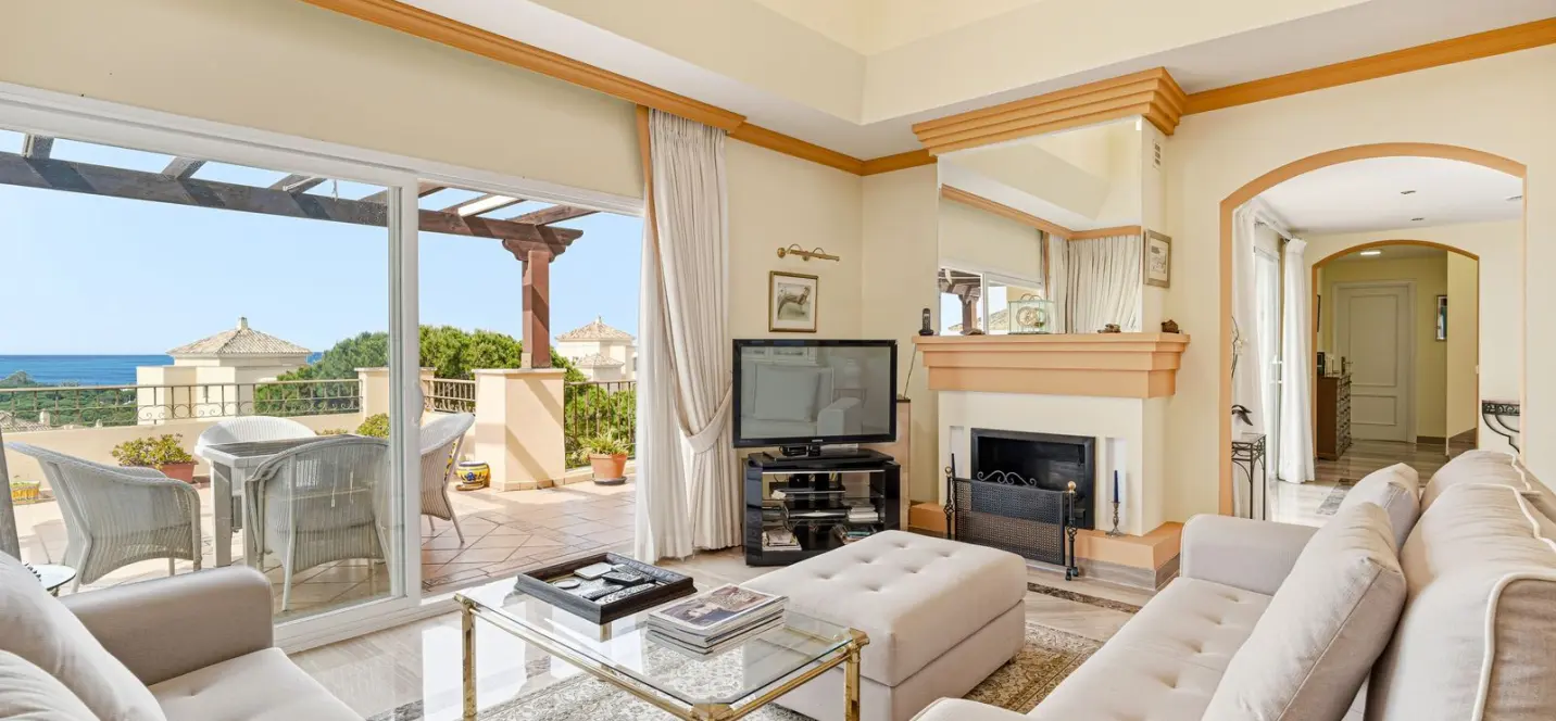 Продажа двухуровневого пентхауса в Elviria 4