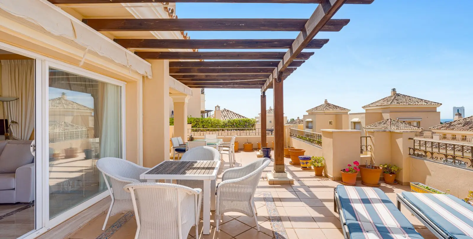 Venta de ático dúplex en Elviria 12