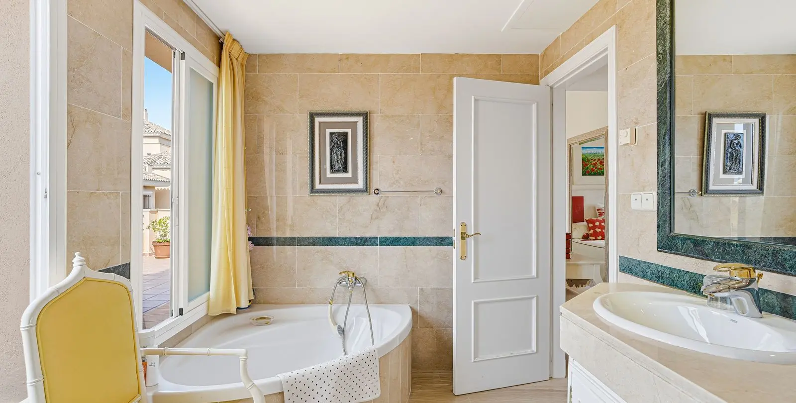 Venta de ático dúplex en Elviria 22
