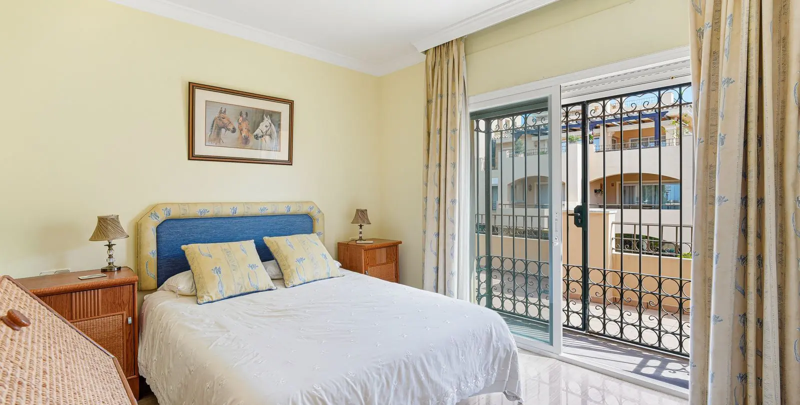 Venta de ático dúplex en Elviria 24