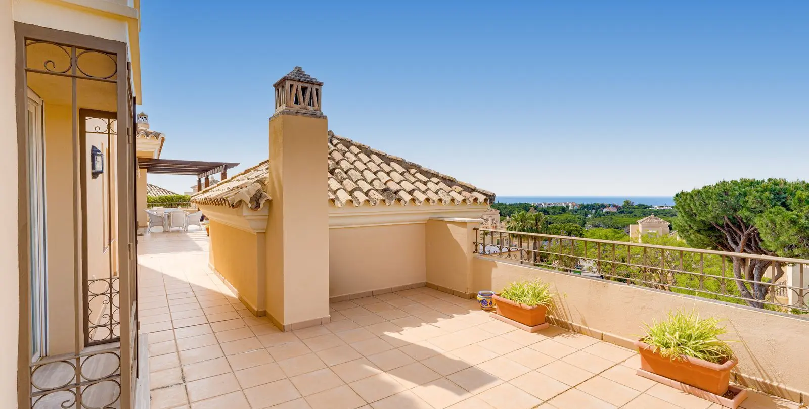Venta de ático dúplex en Elviria 33