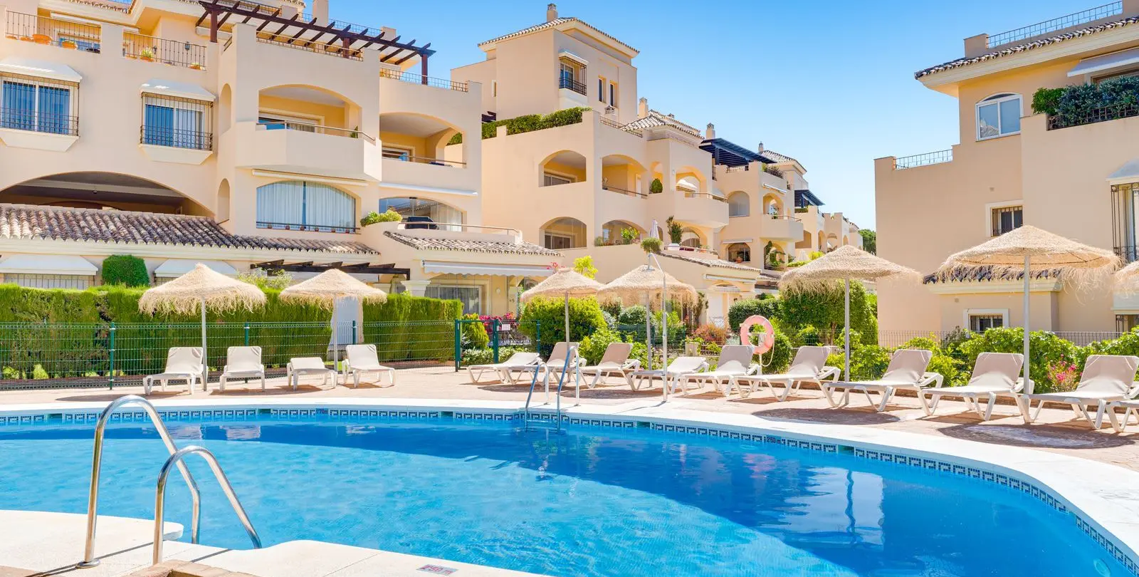Venta de ático dúplex en Elviria 38