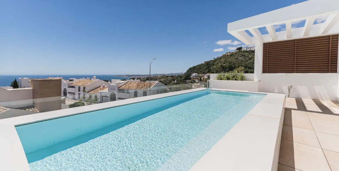 Продажа  отдельно стоящей виллы в Benalmadena 1