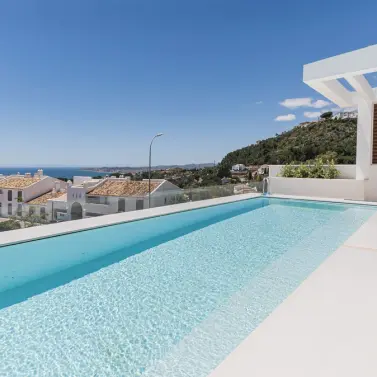 Продажа  отдельно стоящей виллы в Benalmadena