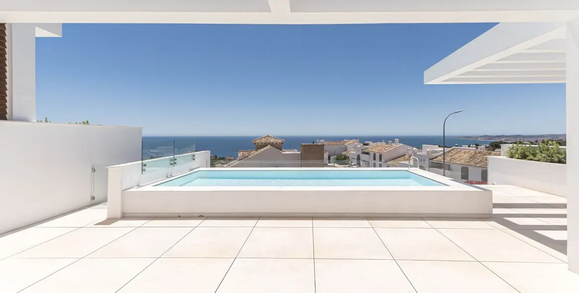 Продажа  отдельно стоящей виллы в Benalmadena 3