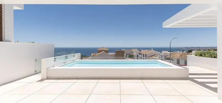 Продажа  отдельно стоящей виллы в Benalmadena 2