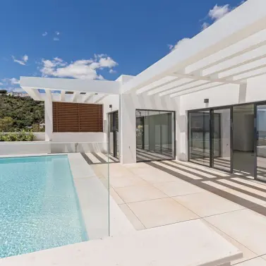 Продажа  отдельно стоящей виллы в Benalmadena