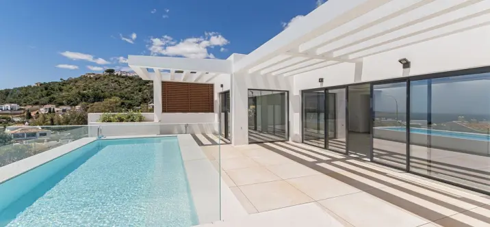 Продажа  отдельно стоящей виллы в Benalmadena 3
