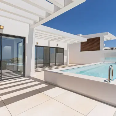 Продажа  отдельно стоящей виллы в Benalmadena