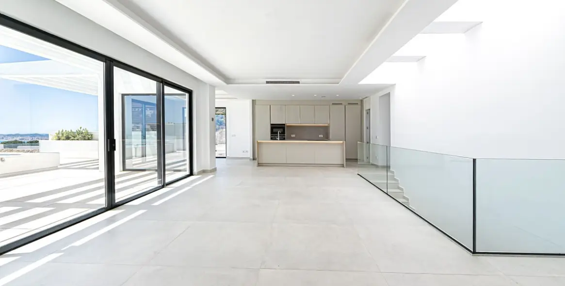 Продажа  отдельно стоящей виллы в Benalmadena 13