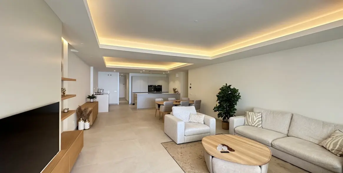 Продажа апартаментов на среднем этаже в Estepona 9