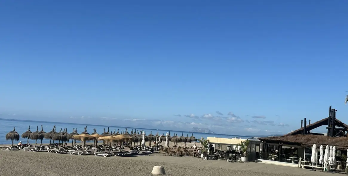 Продажа апартаментов на среднем этаже в Estepona 39