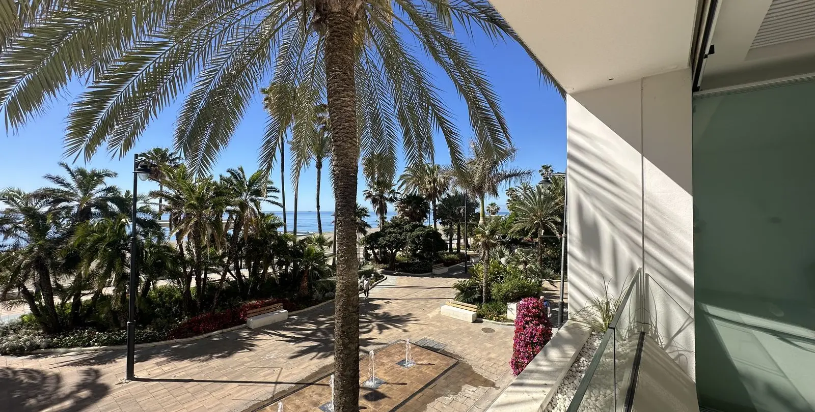 Продажа апартаментов на среднем этаже в Estepona 1