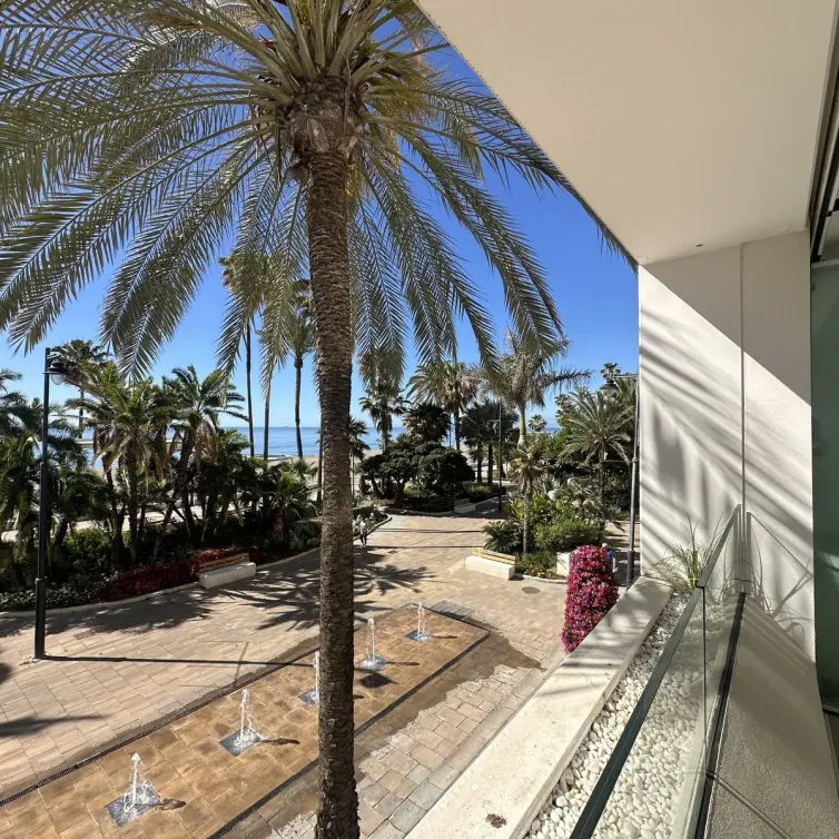 Продажа апартаментов на среднем этаже в Estepona