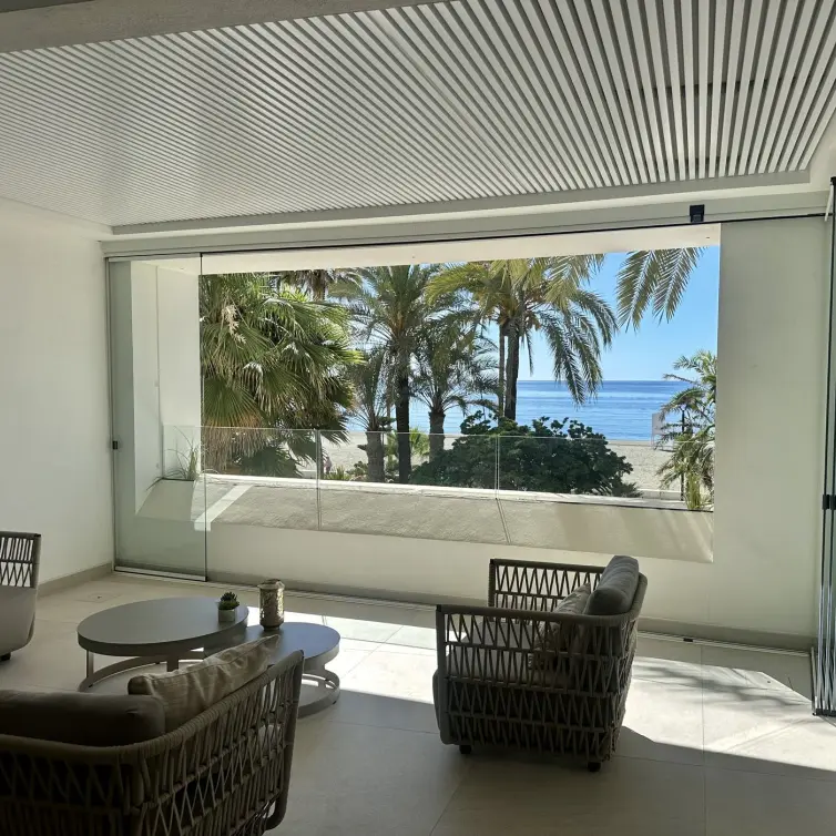 Продажа апартаментов на среднем этаже в Estepona