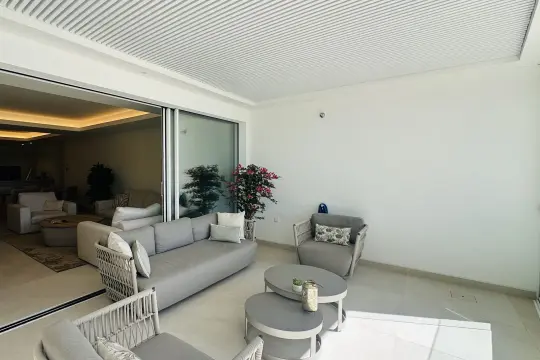 Image 4 thumb