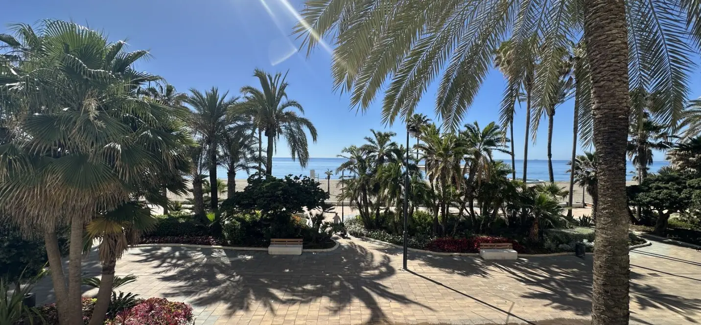 Продажа апартаментов на среднем этаже в Estepona 4