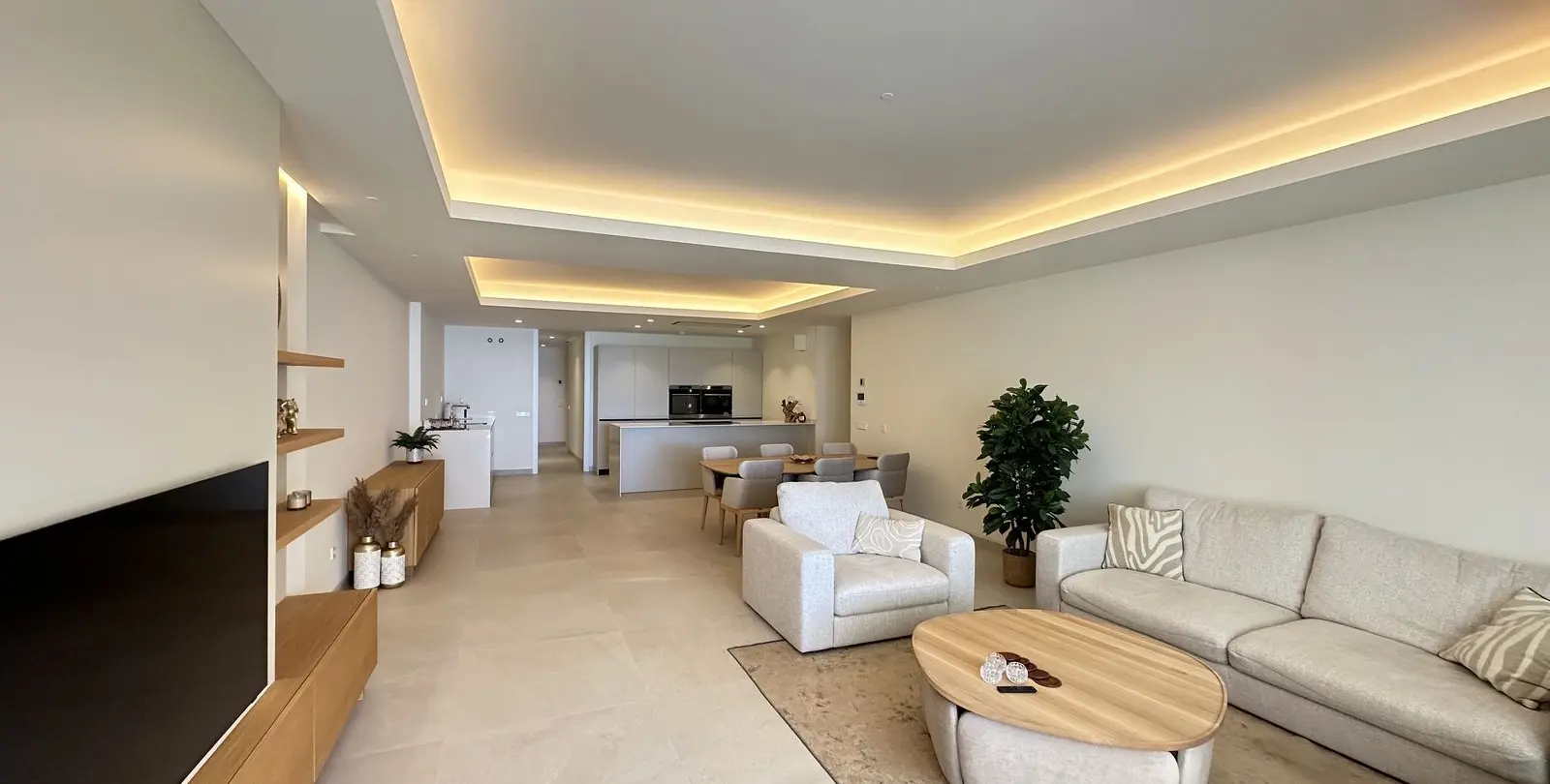 Продажа апартаментов на среднем этаже в Estepona 9