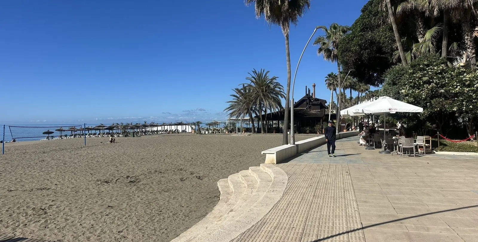 Продажа апартаментов на среднем этаже в Estepona 32
