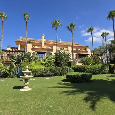 Продажа апартаментов на первом этаже в Puerto Banús