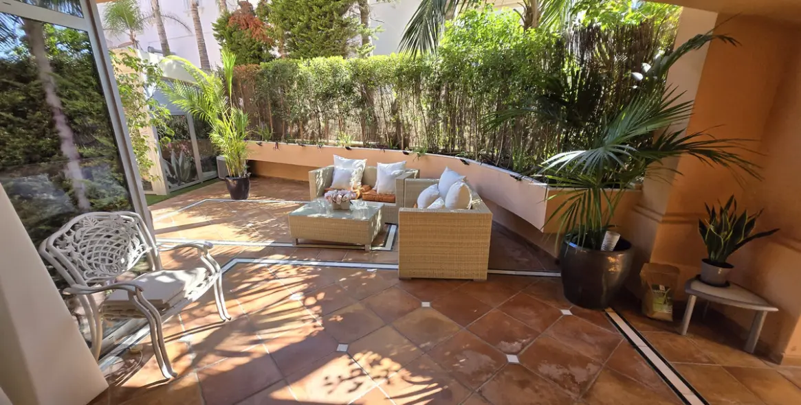 Продажа апартаментов на первом этаже в Puerto Banús 14