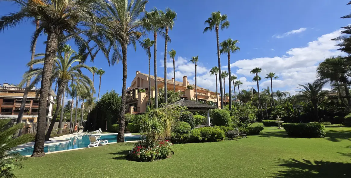 Продажа апартаментов на первом этаже в Puerto Banús 27