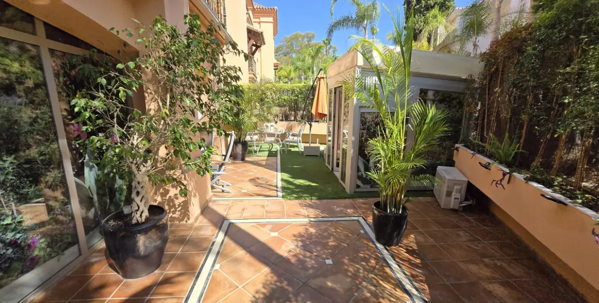 Продажа апартаментов на первом этаже в Puerto Banús 52