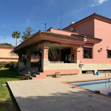 Продажа  отдельно стоящей виллы в Casares Playa