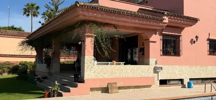 Продажа  отдельно стоящей виллы в Casares Playa 0