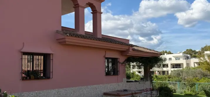 Продажа  отдельно стоящей виллы в Casares Playa 1