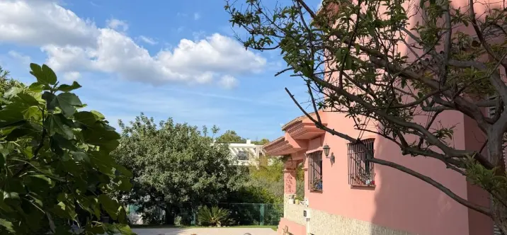 Продажа  отдельно стоящей виллы в Casares Playa 2