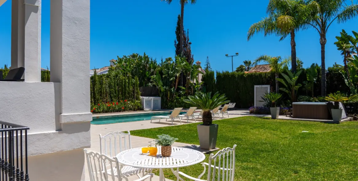 Продажа  отдельно стоящей виллы в Nueva Andalucía 59