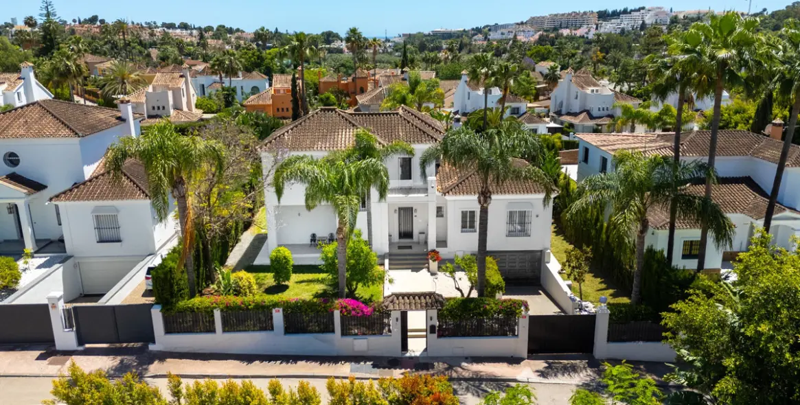Продажа  отдельно стоящей виллы в Nueva Andalucía 65
