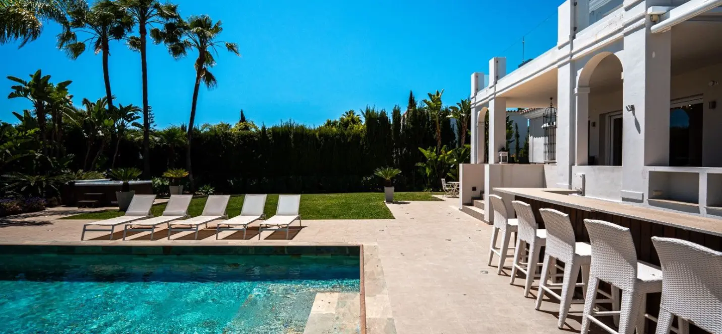 Sale of detached villa in Nueva Andalucía 2