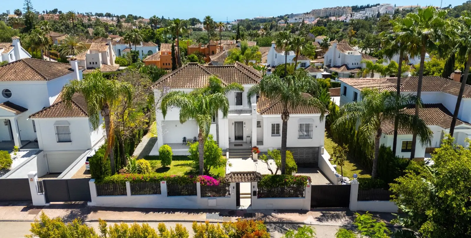 Venta de villa independiente en Nueva Andalucía 74