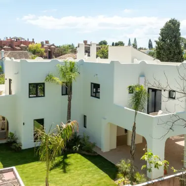 Продажа  отдельно стоящей виллы в Guadalmina Baja