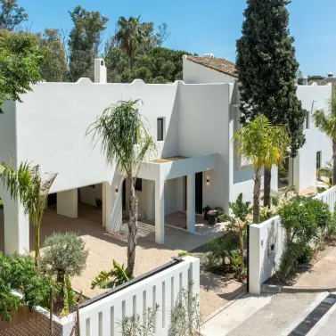 Продажа  отдельно стоящей виллы в Guadalmina Baja