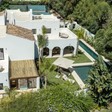 Продажа  отдельно стоящей виллы в Guadalmina Baja