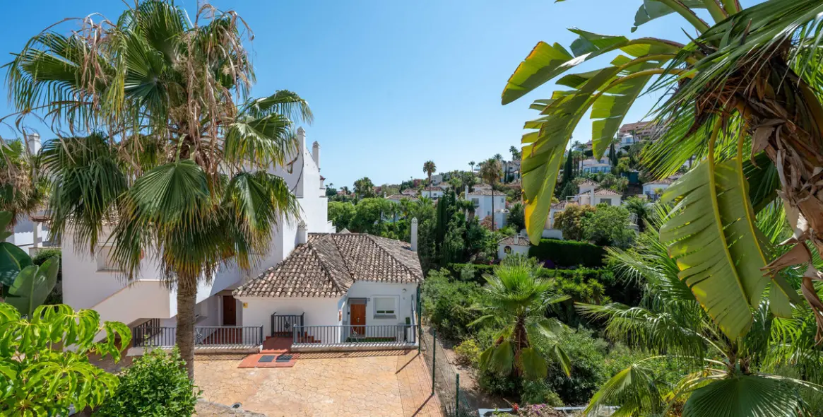 Long-term rent of ground floor apartment in Nueva Andalucía 9