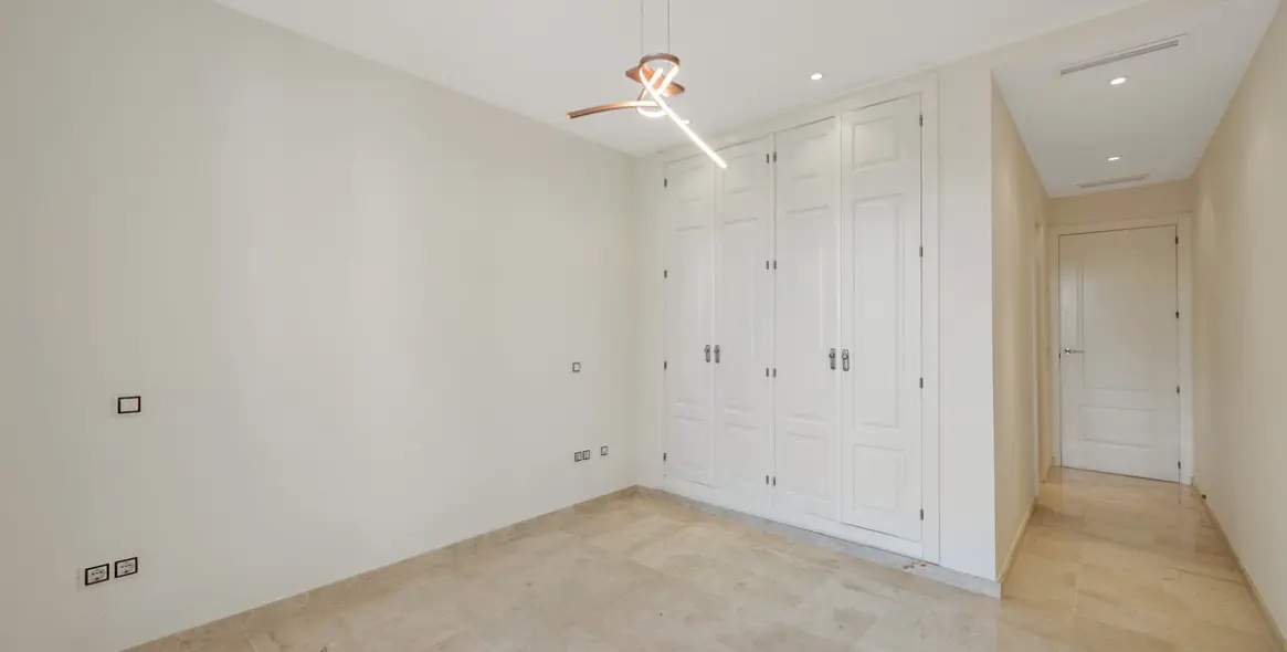 Long-term rent of ground floor apartment in Nueva Andalucía 15