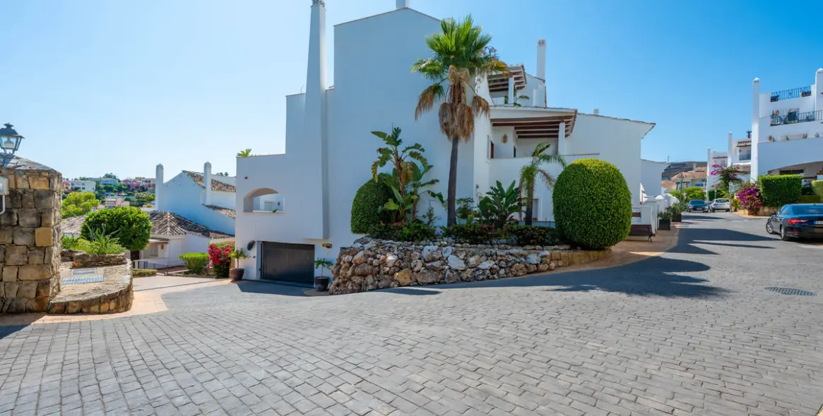 Long-term rent of ground floor apartment in Nueva Andalucía 22