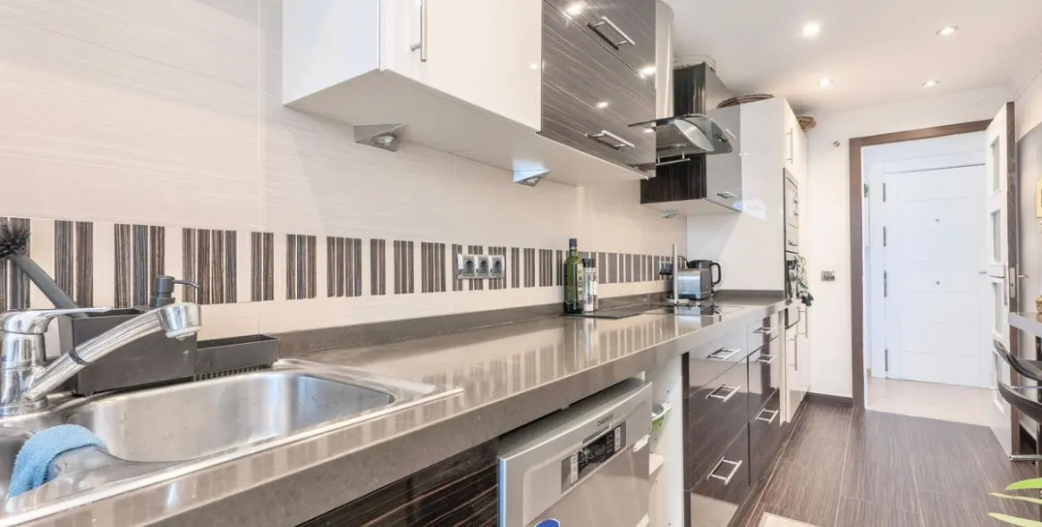 Short-term rent of ground floor apartment in Puerto Banús 10