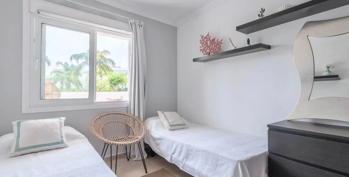 Short-term rent of ground floor apartment in Puerto Banús 11