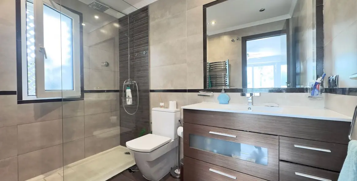 Short-term rent of ground floor apartment in Puerto Banús 12