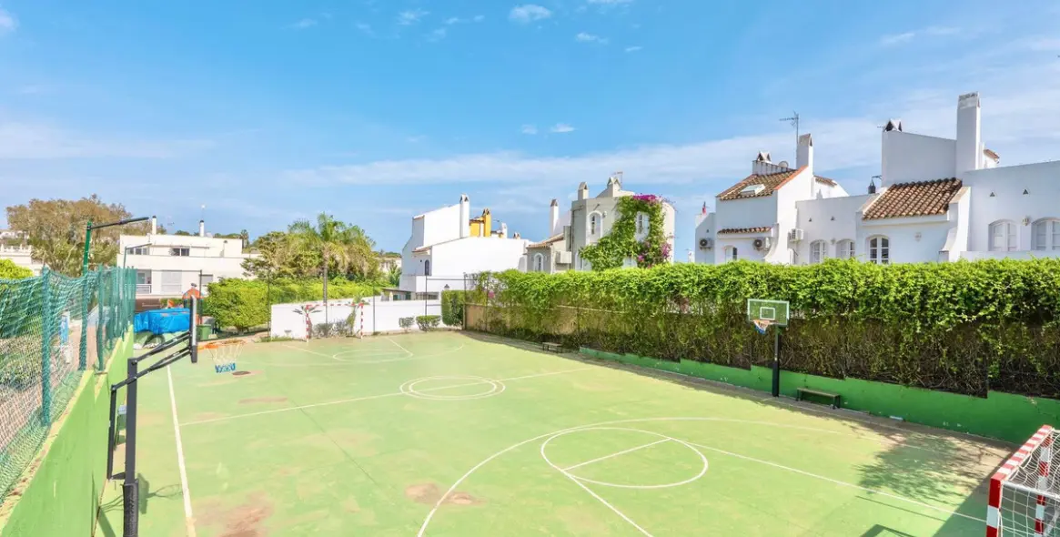 Short-term rent of ground floor apartment in Puerto Banús 23
